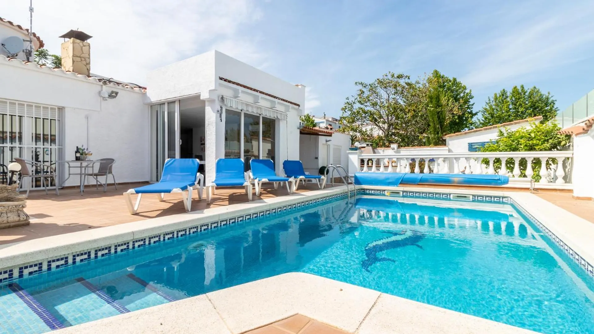 Goldhome - Casa 4 Habitaciones, Piscina Privada Climatizada Empuriabrava