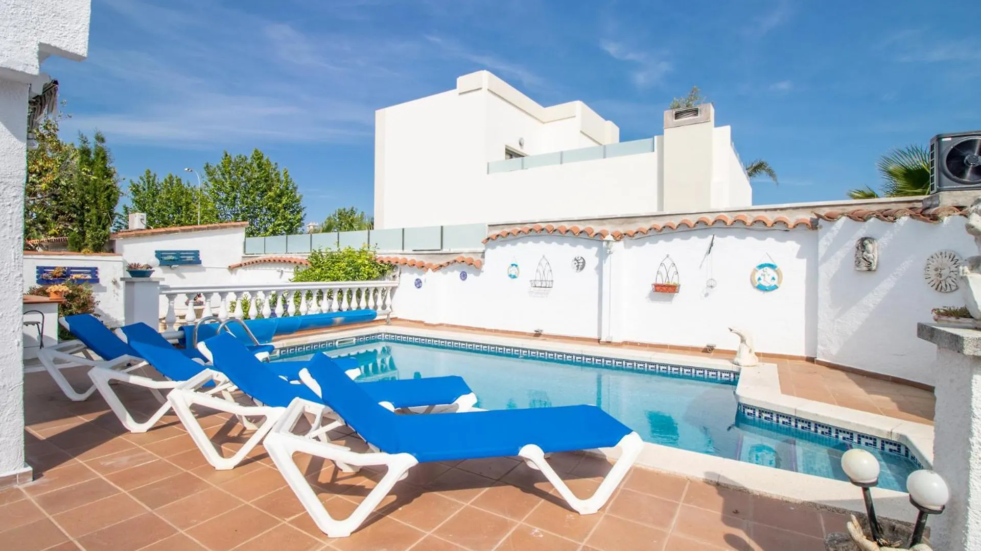 Goldhome - Casa 4 Habitaciones, Piscina Privada Climatizada Empuriabrava Holiday home