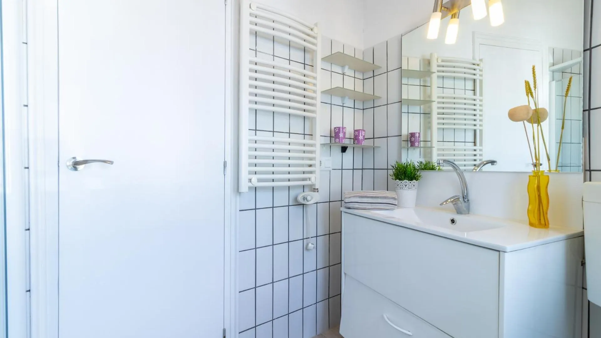 Goldhome - Casa 4 Habitaciones, Piscina Privada Climatizada Empuriabrava Spain