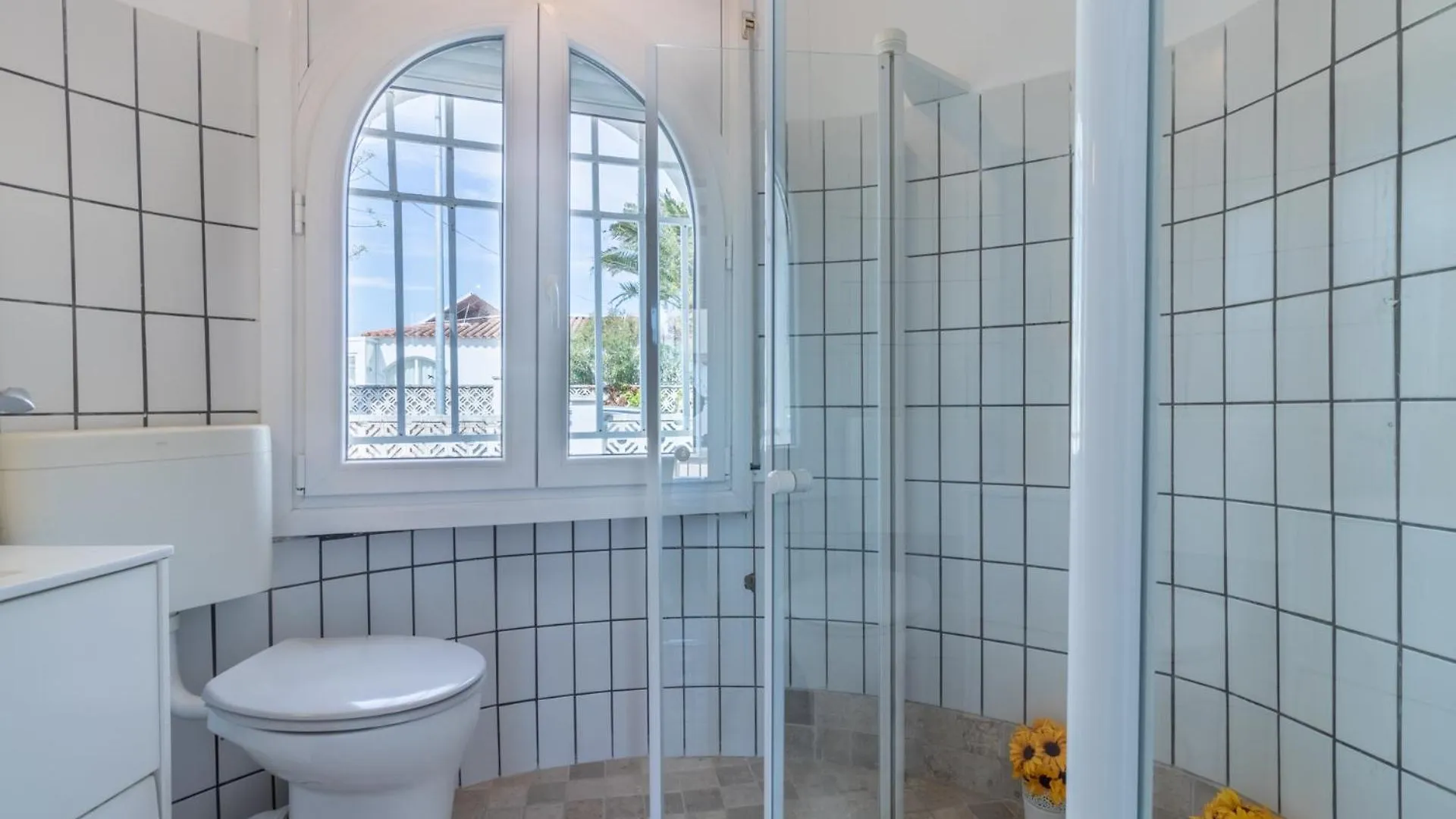 Goldhome - Casa 4 Habitaciones, Piscina Privada Climatizada Empuriabrava