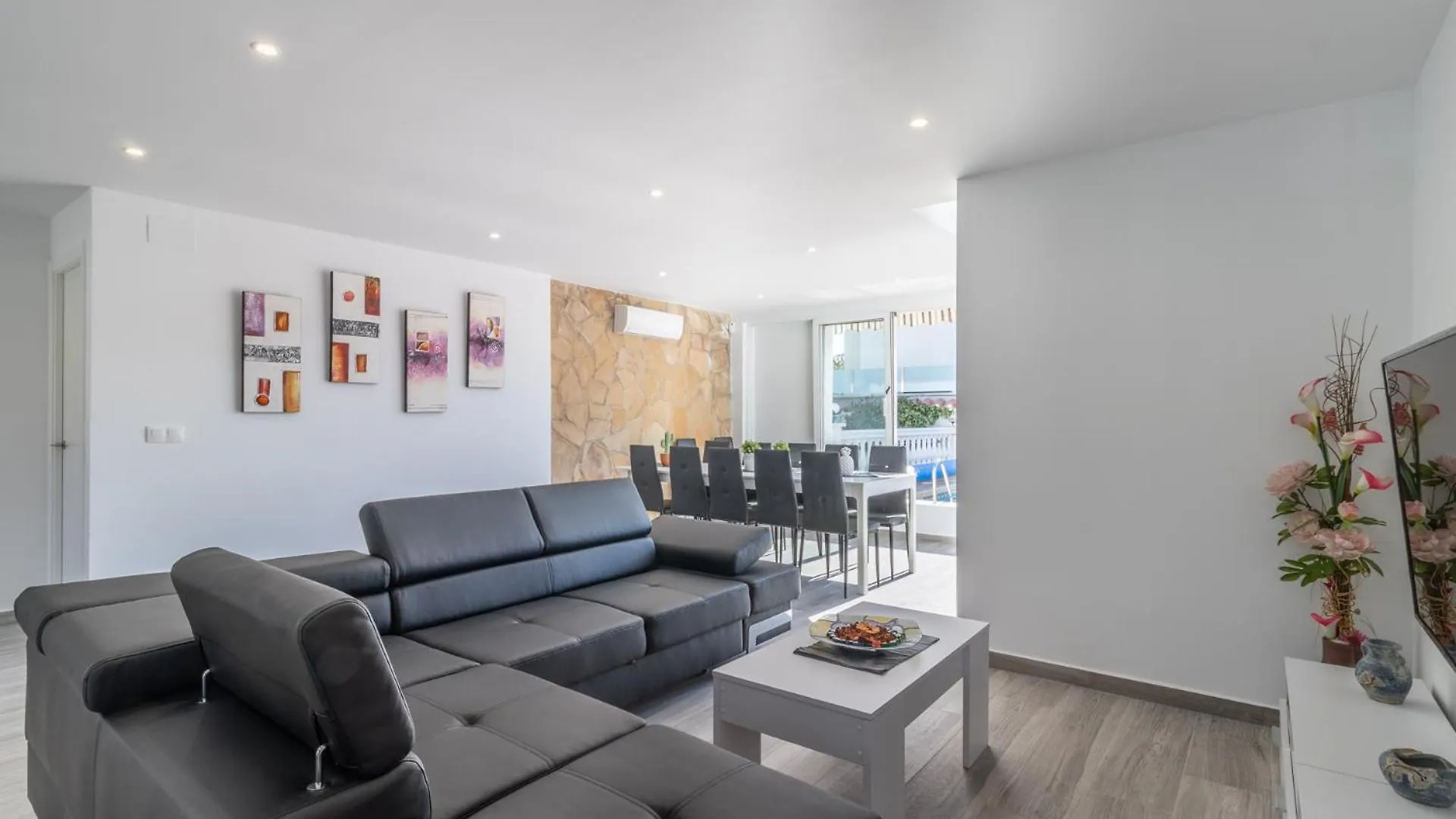 Holiday home Goldhome - Casa 4 Habitaciones, Piscina Privada Climatizada Empuriabrava