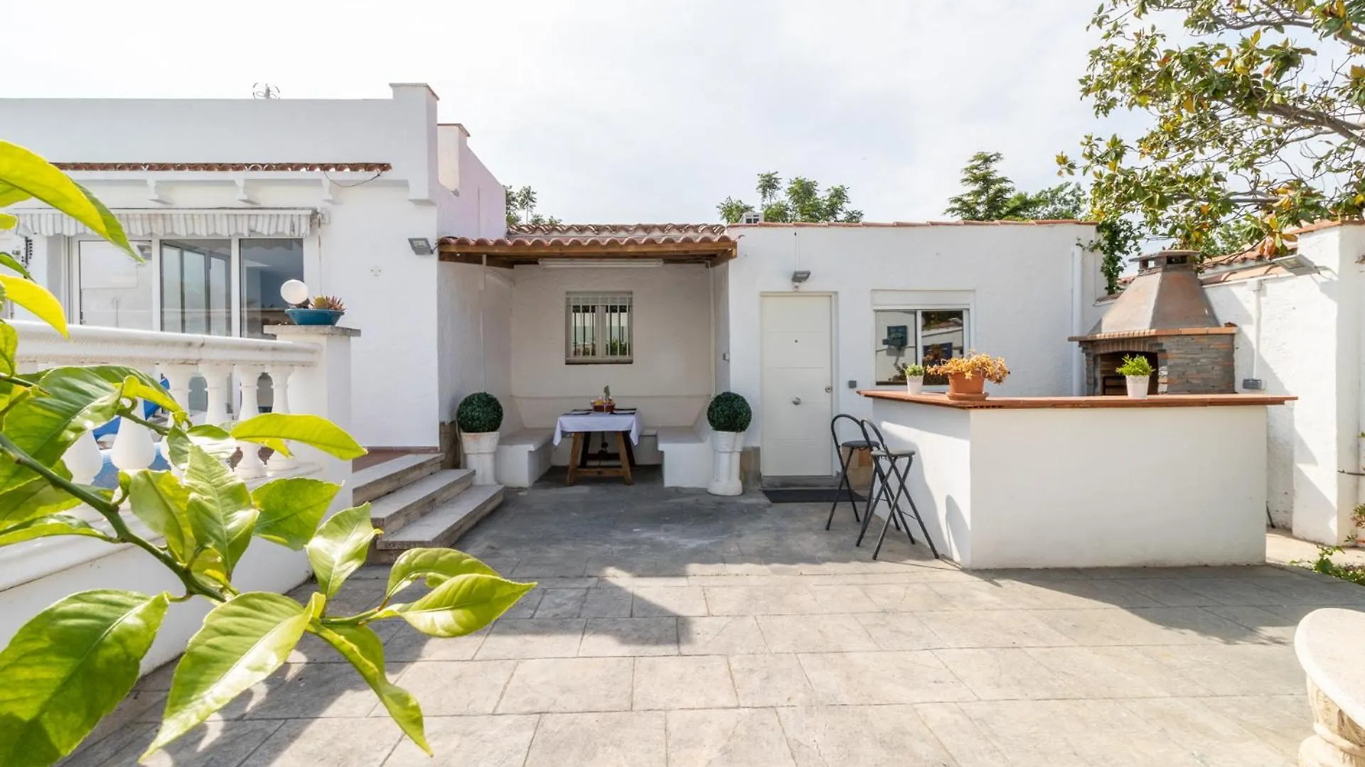 Goldhome - Casa 4 Habitaciones, Piscina Privada Climatizada Empuriabrava 0*,